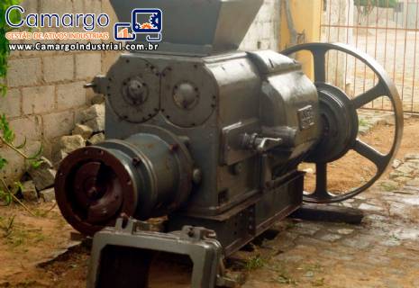 Extrusora de bloco cer�mico maromba Morando