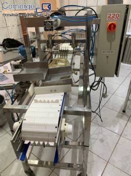 Recheadora dosadora de recheio de p�o de alho WJ Vernillo 1.800 p�es / hora