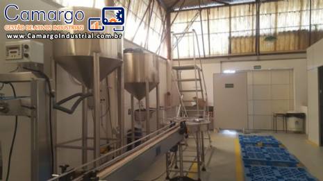 Linha produ��o e envase de saneantes