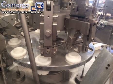 Envasadora e fechadora automatica de bisnaga de alum�nio Comadis